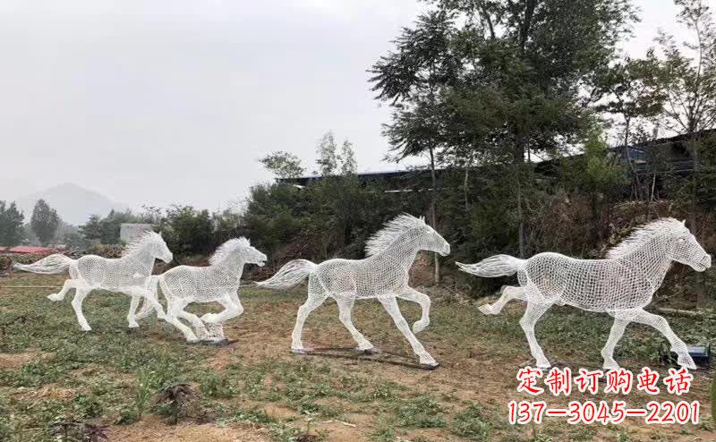绍兴不锈钢马雕塑勇往直前