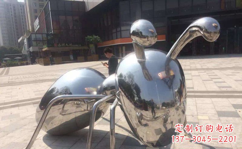 绍兴不锈钢蚂蚁雕塑精美而富有讽刺意味