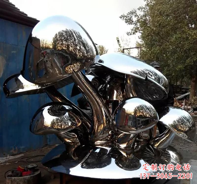 绍兴不锈钢蘑菇雕塑给空间增添活力