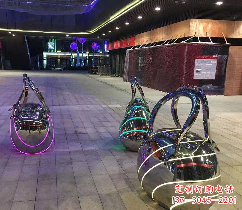 绍兴不锈钢手提包雕塑