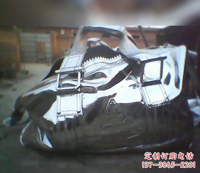绍兴不锈钢手提包雕塑 (2)