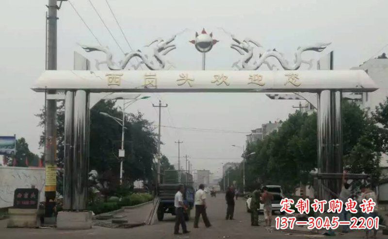 绍兴不锈钢双龙戏珠牌坊传承文化的雕塑之美
