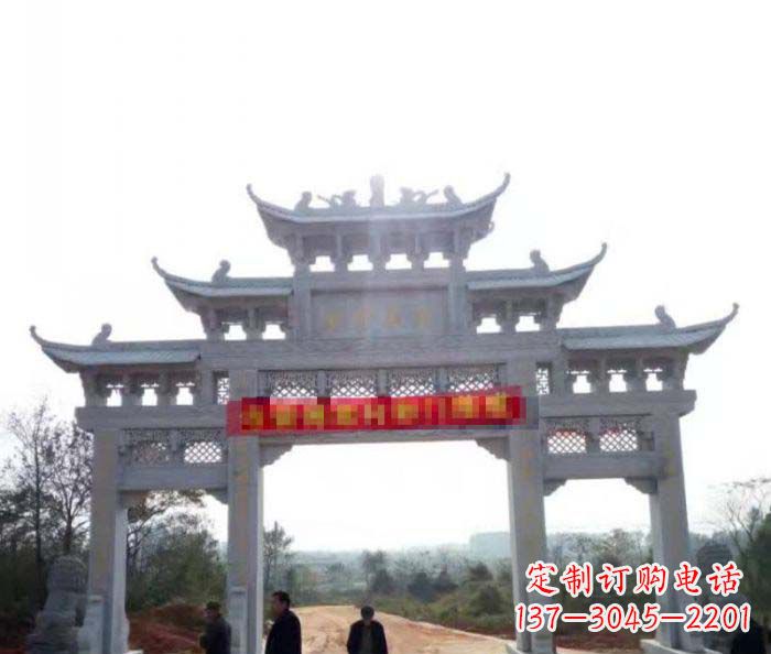 绍兴三门石雕牌楼古老而精美的雕塑