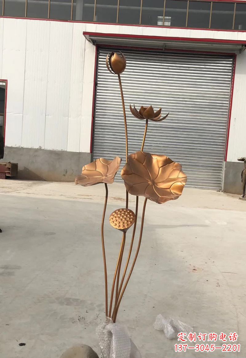 绍兴锻铜荷花雕塑112