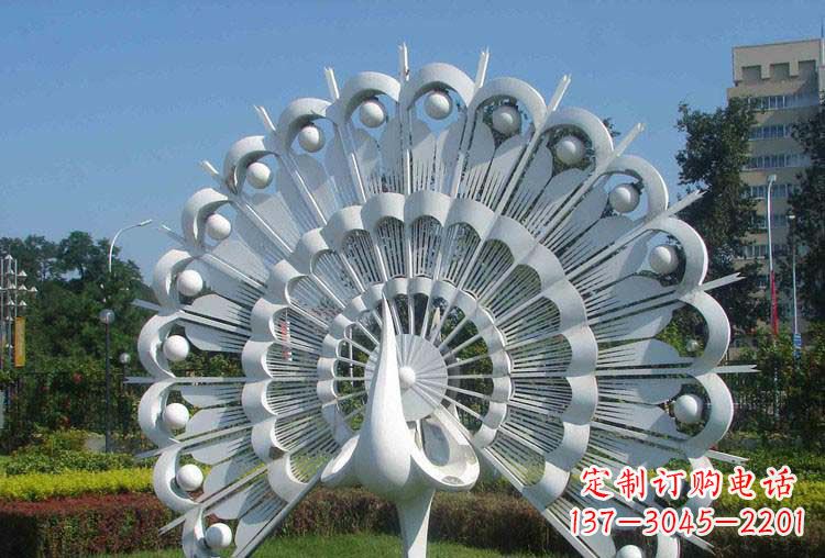 绍兴动感十足的不锈钢孔雀雕塑