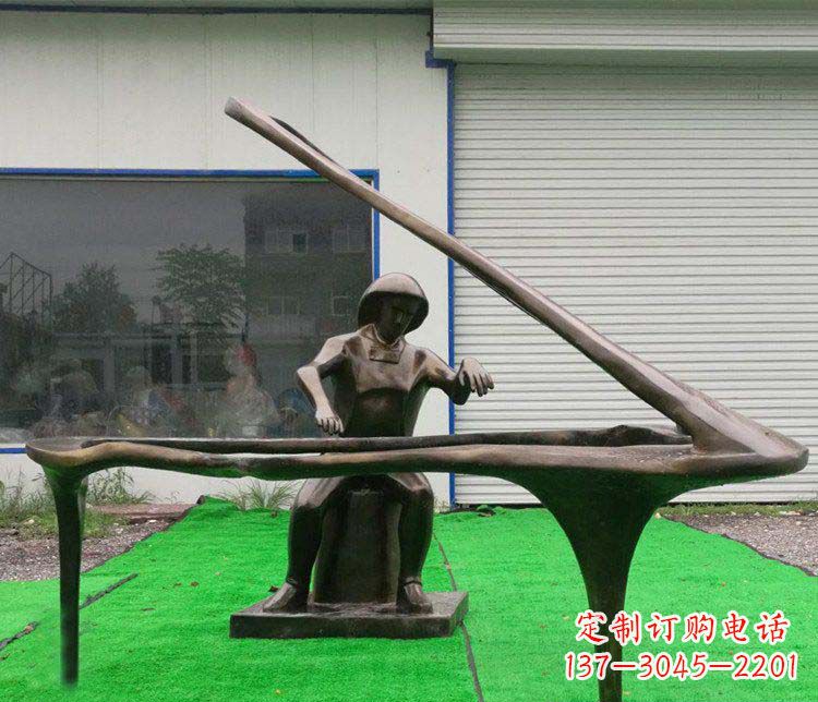 绍兴公园弹钢琴的抽象人物小品铜雕