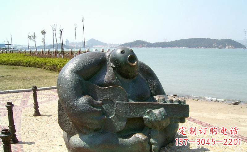 绍兴音乐驻足,公园弹吉他铜雕