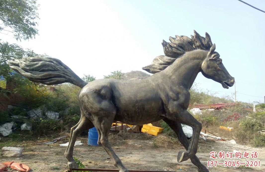 绍兴公园动物奔跑的马铜雕