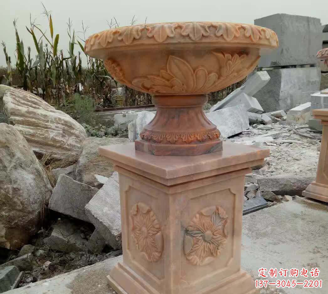 绍兴公园晚霞红花盆石雕