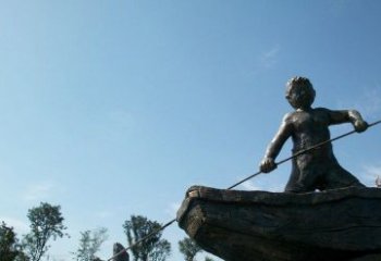 绍兴男孩撑船铜雕，营造童趣氛围