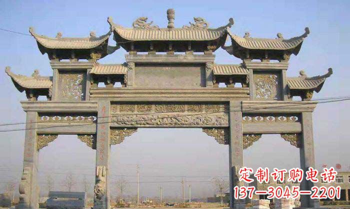 绍兴特色街角石雕牌坊精致典雅的装点