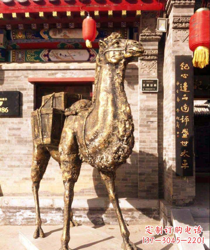 绍兴驮行李的骆驼动物铜雕