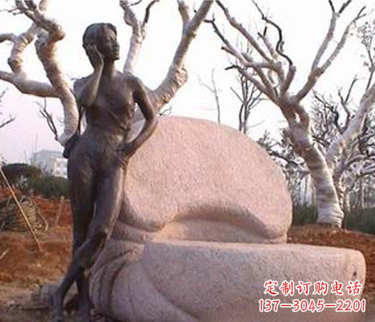 绍兴现代女人打电话铜雕