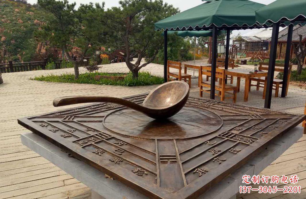 绍兴校园古代司南铜雕