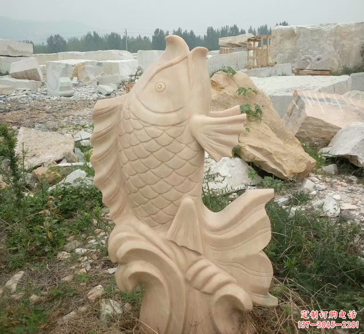 绍兴园林晚霞红招财鲤鱼石雕
